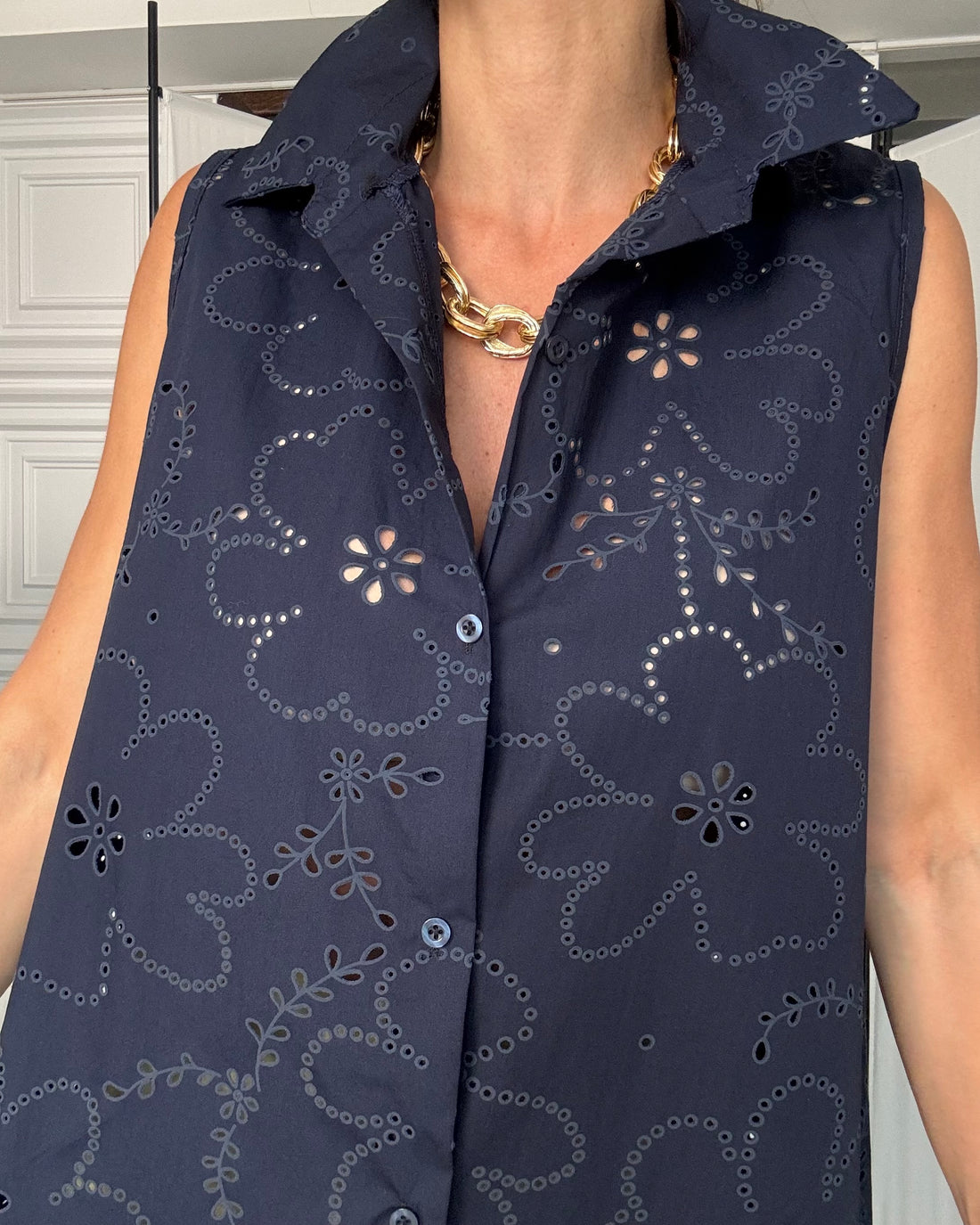 Camicia scollo americano fit trapezio 100% cotone pizzo sangallo blu