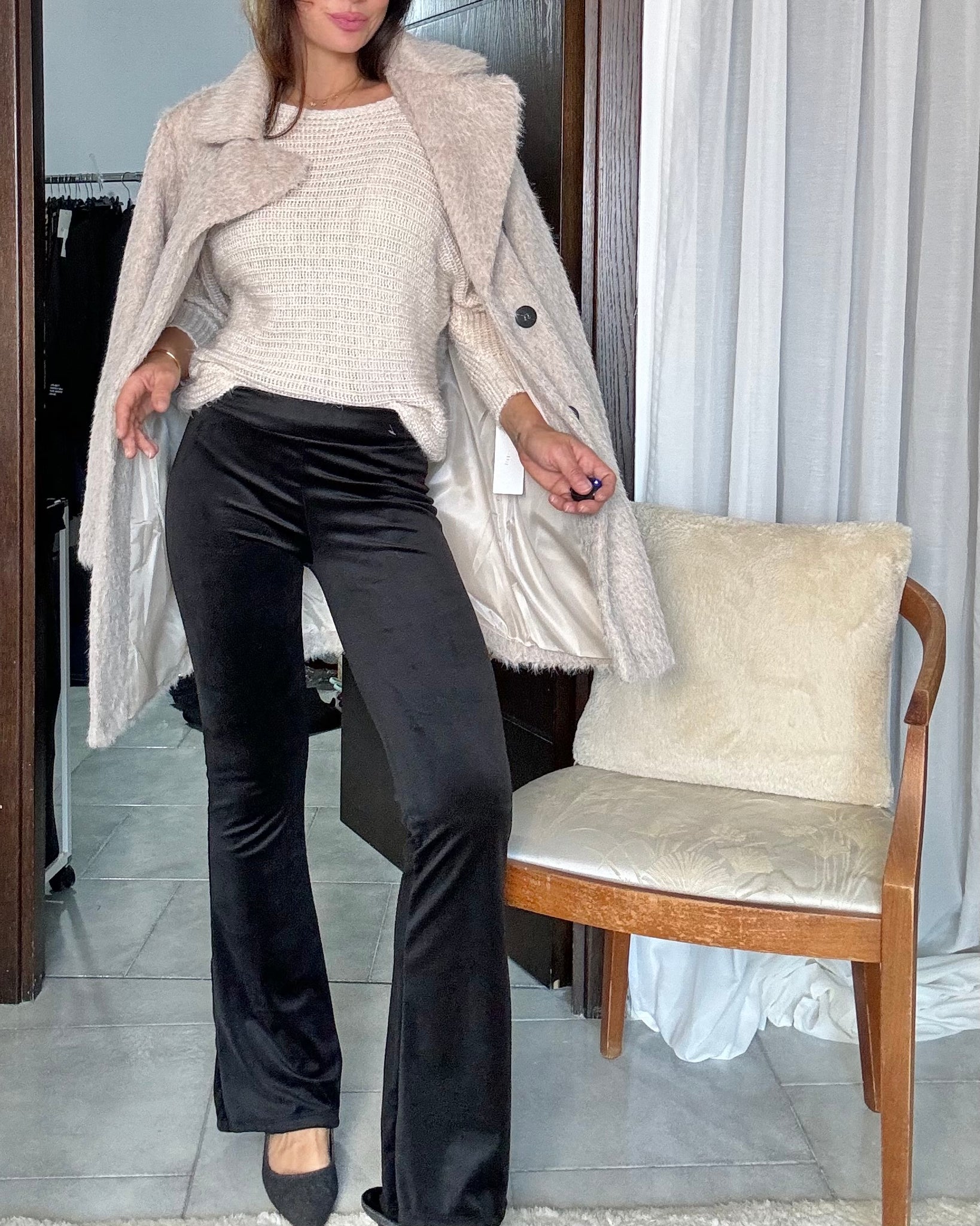 Pantalone velluto nero leggera zampa