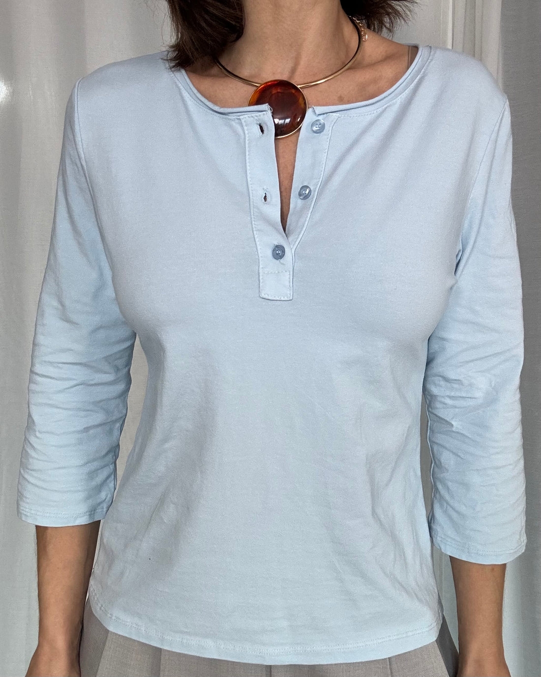 T-shirt bottoncini 100% cotone azzurro polvere
