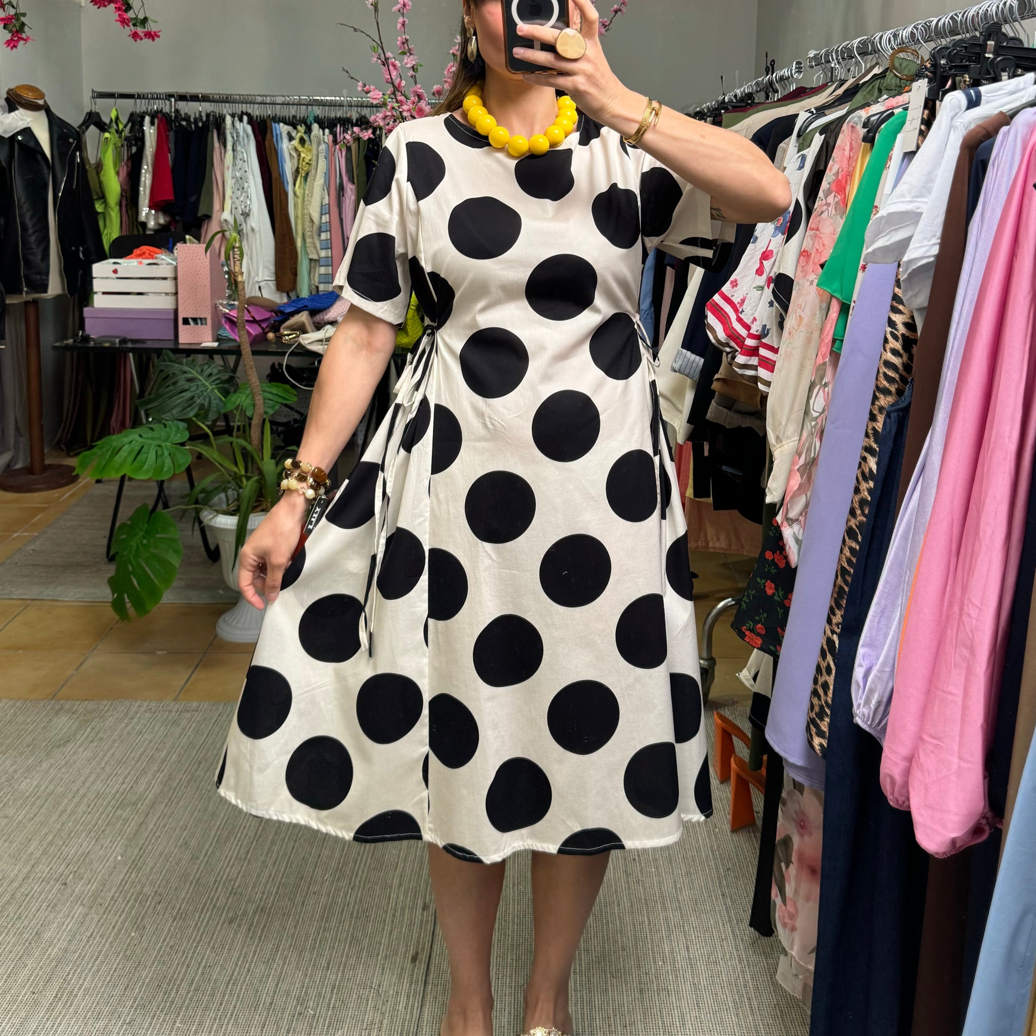 Abito Madame Pois 100% cotone panna e nero orecchini neri in regalo