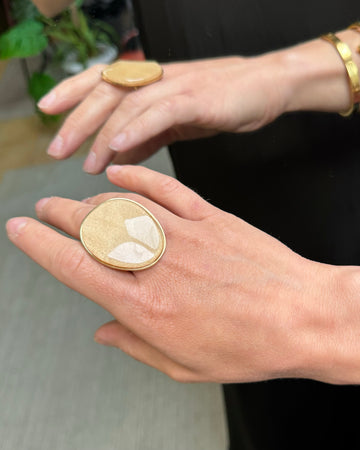 Anello pietra crema