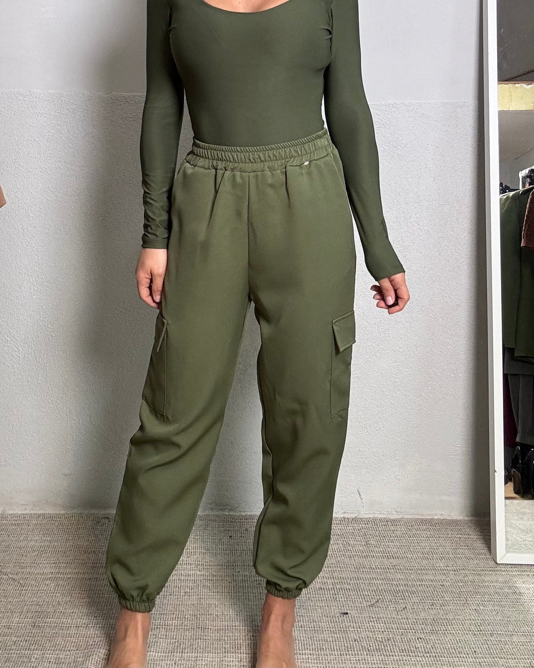 Cargo low cost verde militare