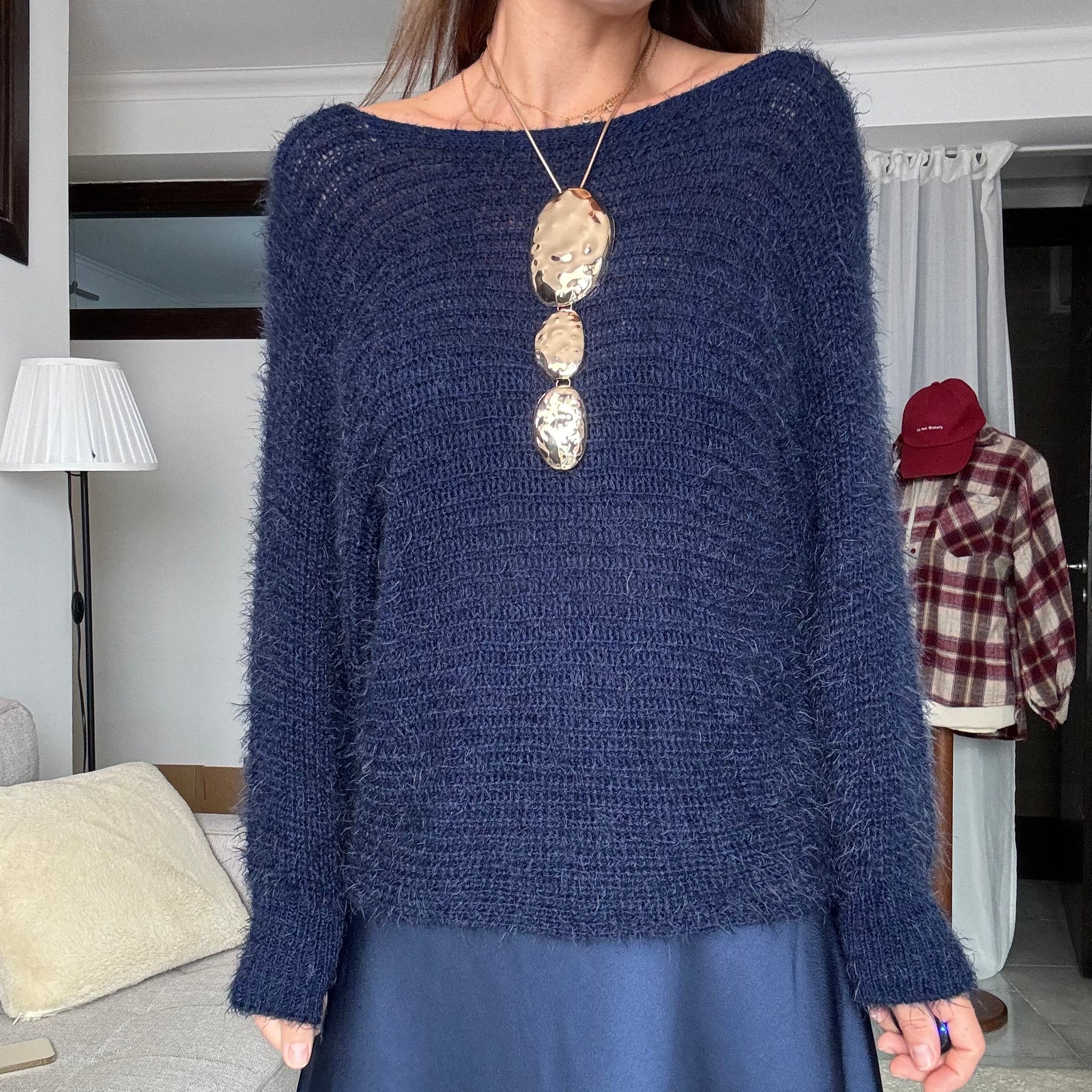 Pullover scollo a barca filato peloso blu