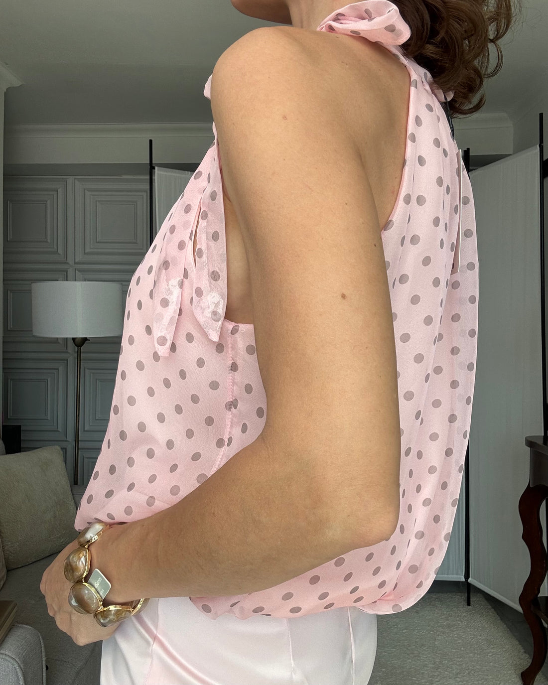 Blusa simil organza rosa pois marrone chiaro