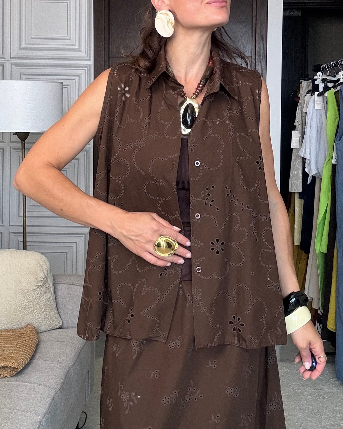 Completo camicia e gonna 100% cotone sangallo marrone
