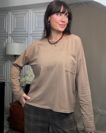 T-shirt con taschino 100% cotone camel