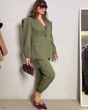 Cargo low cost verde militare