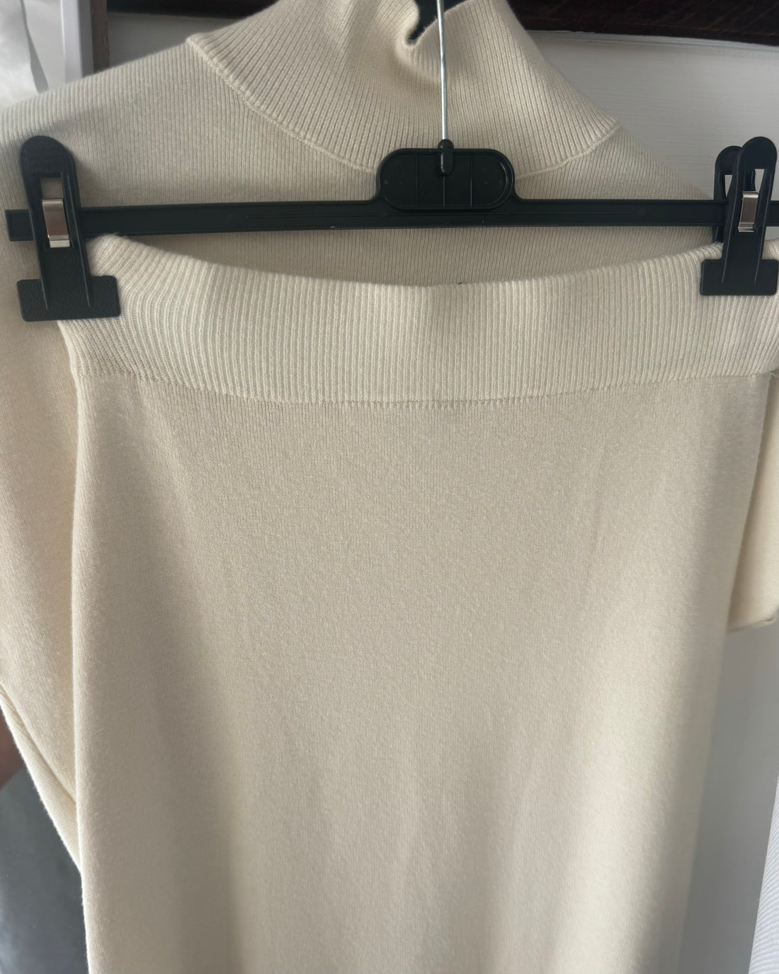 Completo in maglia di viscosa panna