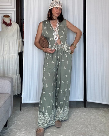 Coordinato Marrakech 35% Lino 58% cotone  “ricamo Tarz Fassi” verde salvia  ricamo panna