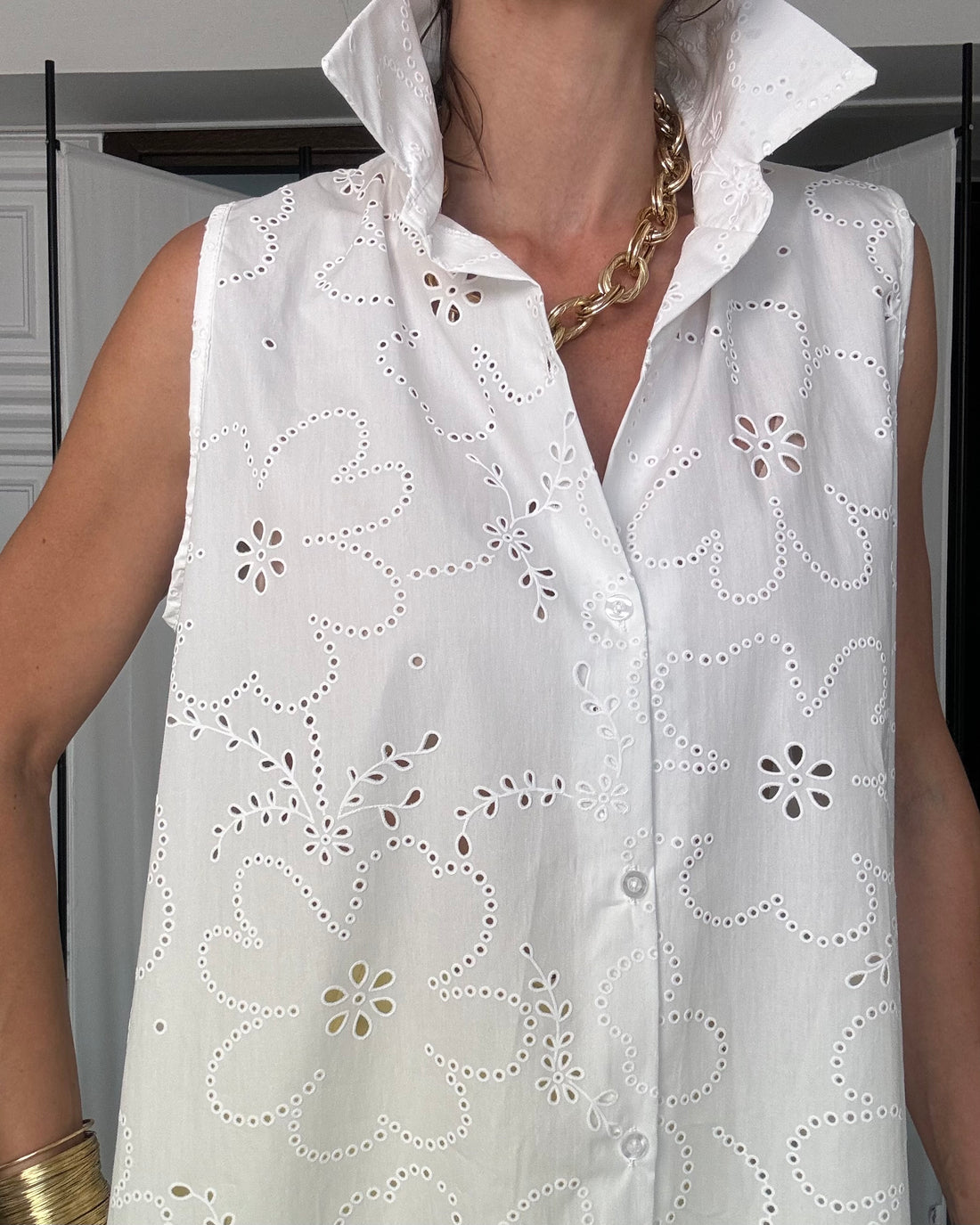 Camicia scollo americano fit trapezio 100% cotone pizzo sangallo bianca