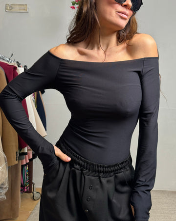 Maglia scollo a barca lycra nero