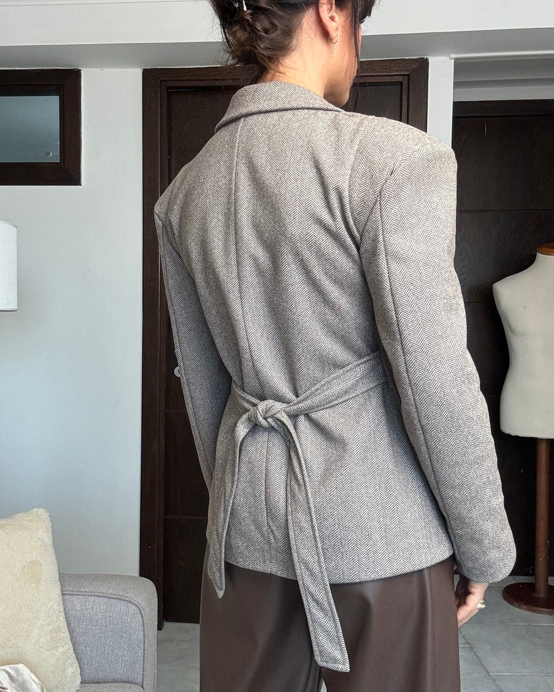 Blazer spigato sagomato  in panno di lana marrone e beige