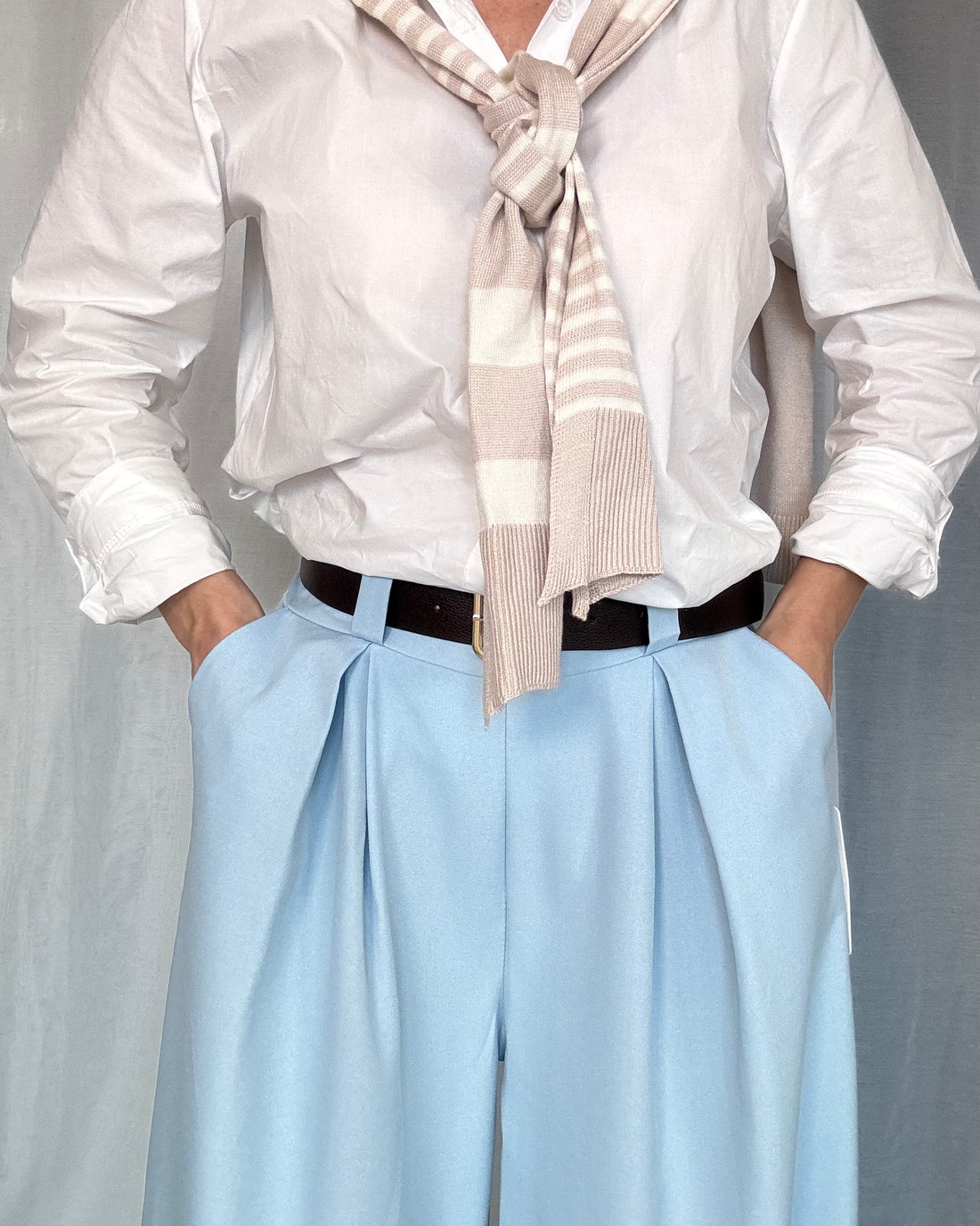 Pantalone curvy classico fit uomo sartoriale con cintura azzurro polvere