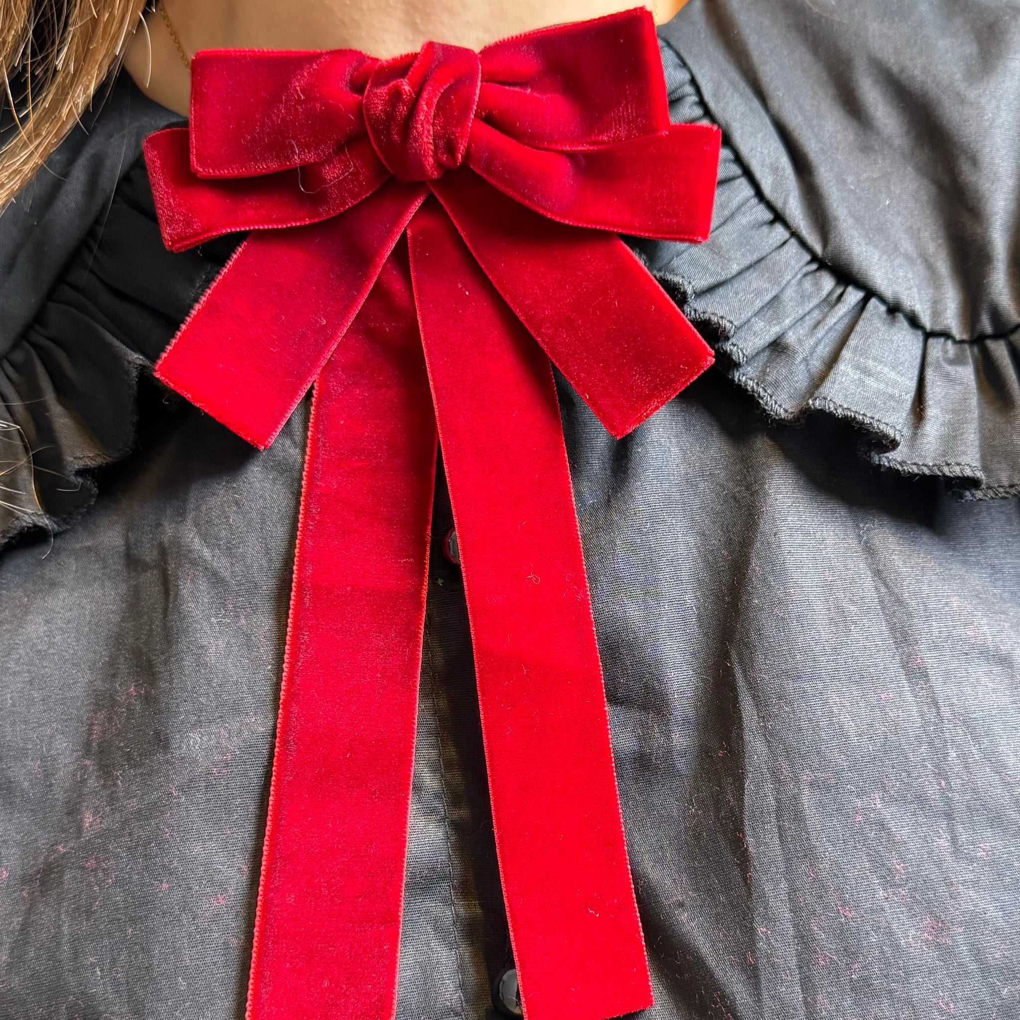 Fiocco spilla velluto bordeaux