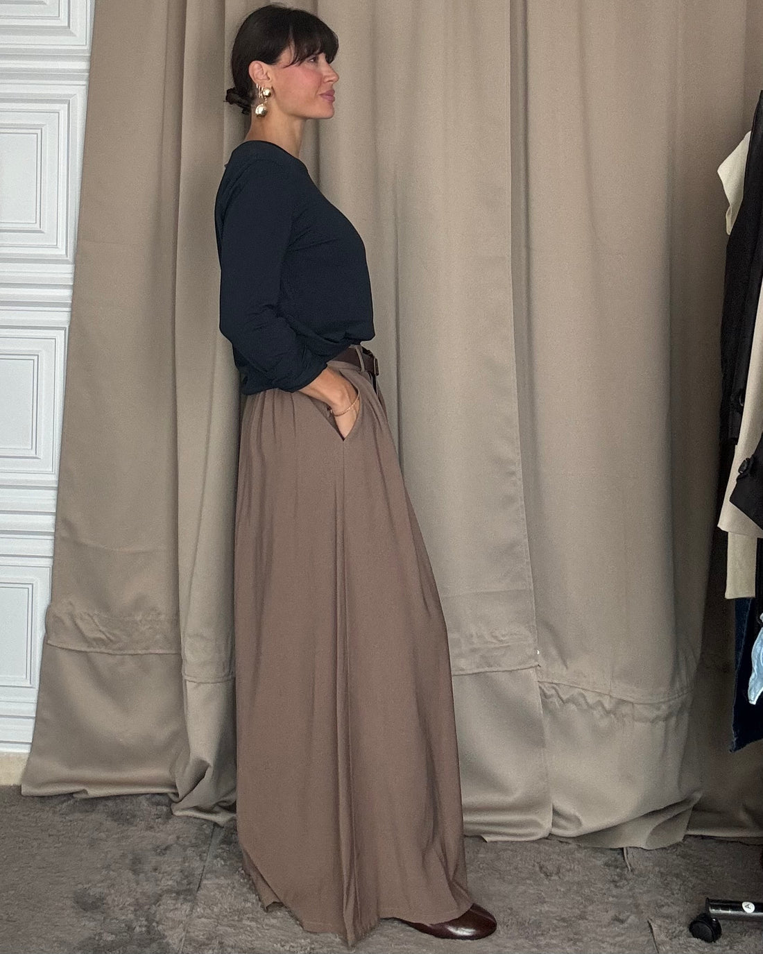 Pantalone palazzo con cintura in  viscosa biscotto