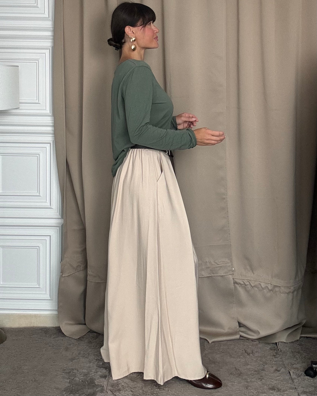 Pantalone palazzo con cintura in  viscosa burro