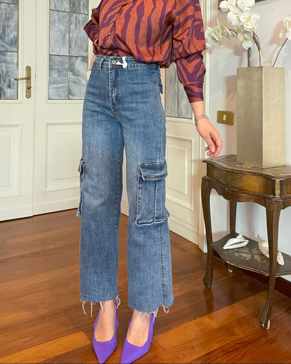 Jeans cargo gamba taglio vivo