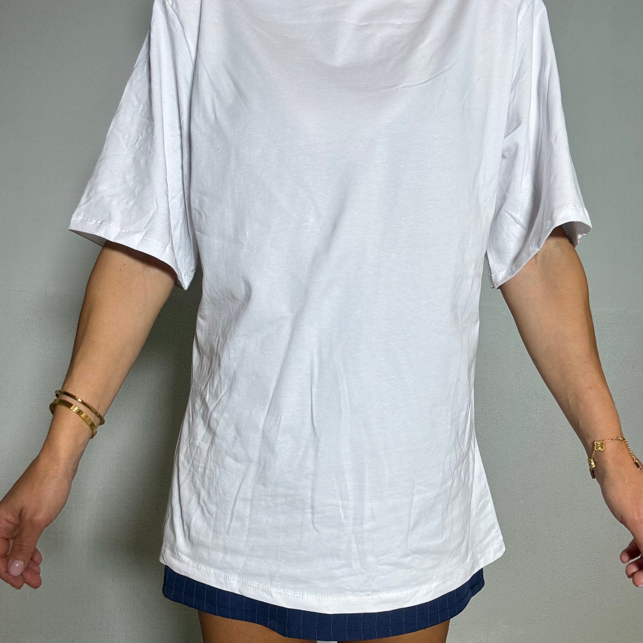 T-shirt basic 100% cotone con spalline bianca lunga